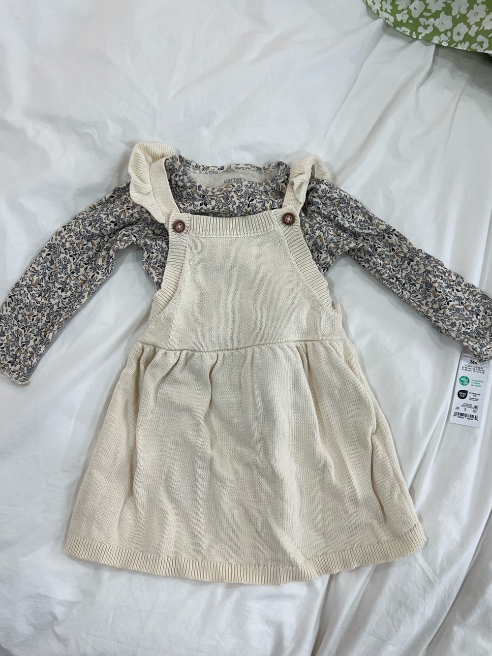 Carter's baby girl 2-piece set